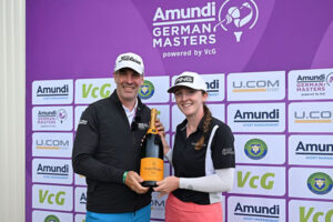 Daniel-Reitz-Amundi-und-Lauren-Walsh-