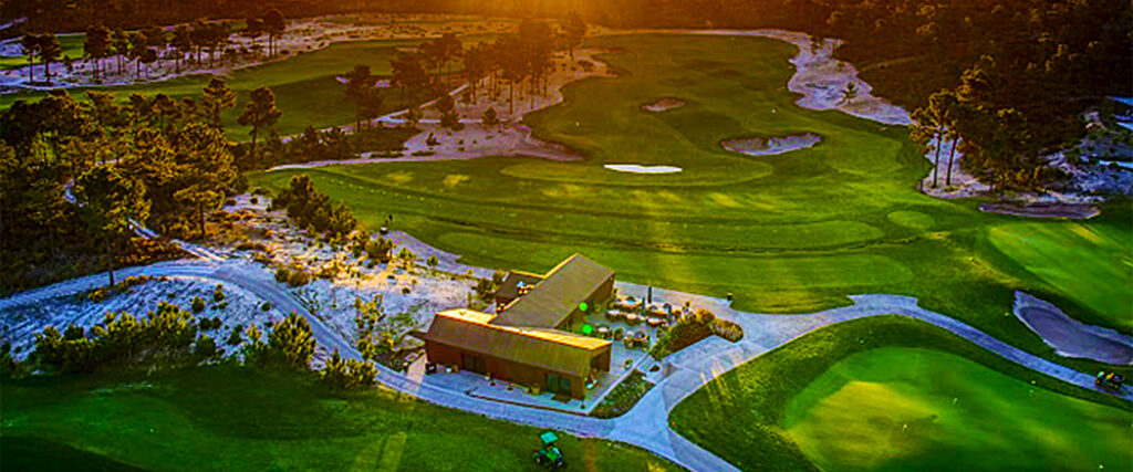 Platz Clubhouse
