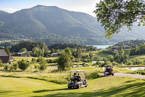 Golfplatz-mit-See
