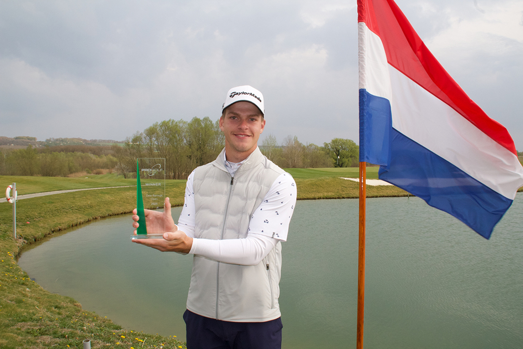 Mehr laden
Anhang-Details
Winner-trophy-lars-van-der-vight-zala