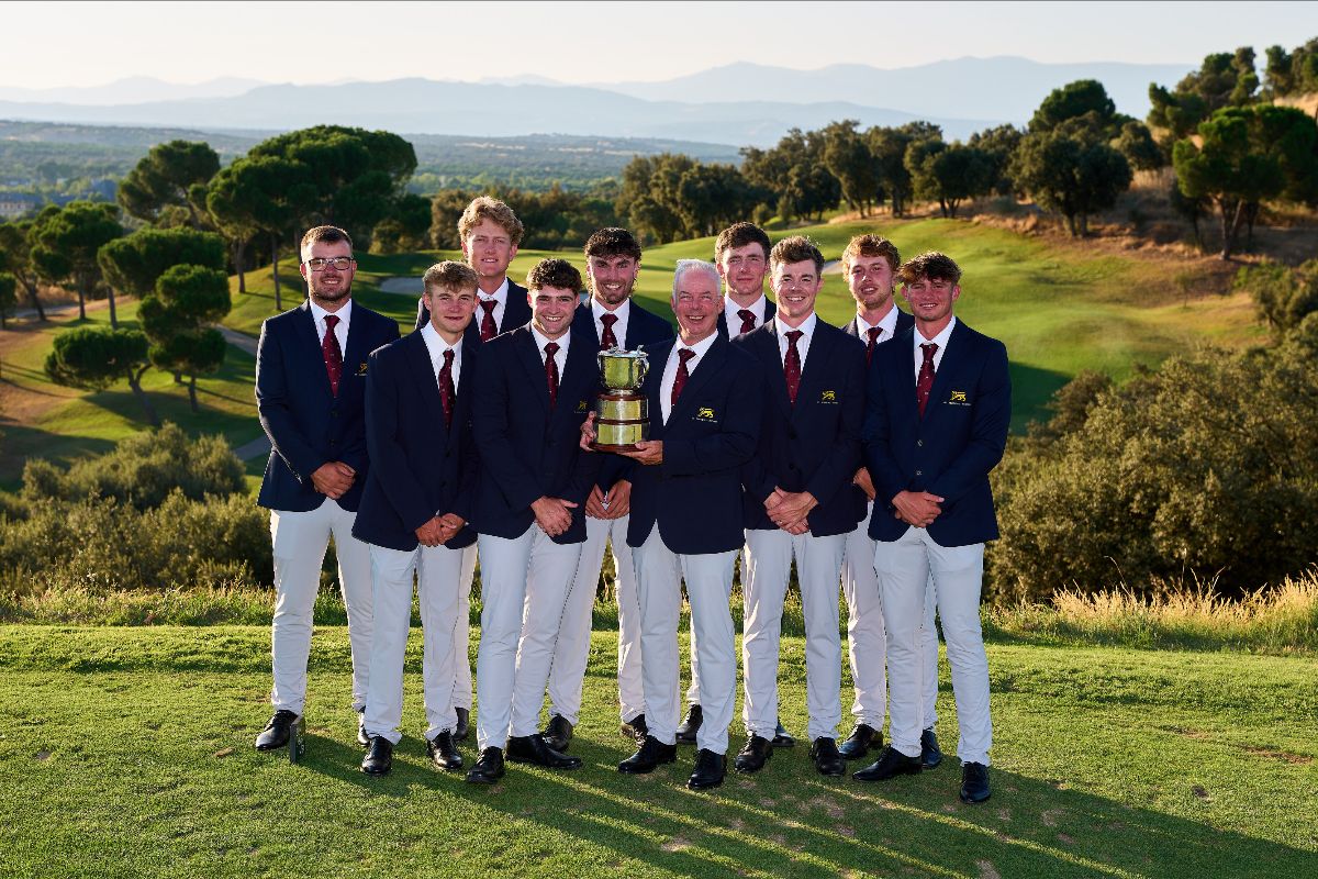 Mehr laden Anhang-Details Great-Britain-and-Ireland-celebrate-winning-the-St-Andrews-Trophy-in-Spain