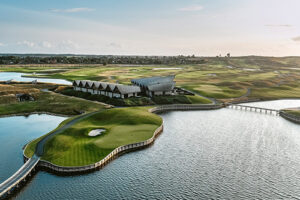 Clubhouse-9th-green