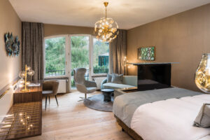  Parkhotel-Adler-Wohnen-Schwarzwaldhaus-Deluxe-Doppelzimmer-scale
